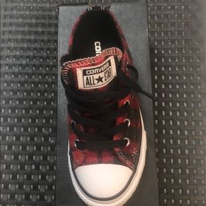 NEW Converse Red/Black.kids 12.
